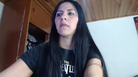 Snapshot of hilari18 chatting on 09/28/25, 04:12 hilaril18 online show from 09/28/25, 04:12