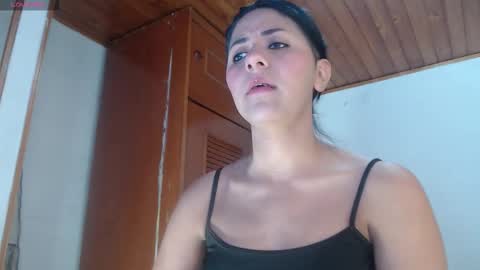 hilaril18 online show from 11/30/25, 03:27