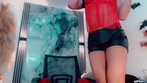 Hilary Avilan online show from 09/15/25, 07:36