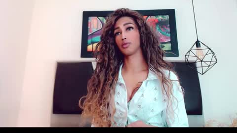 Hilary Avilan online show from 12/16/25, 07:08