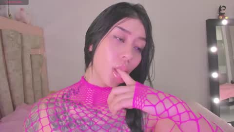 Snapshot of hilary_jones_22 chatting on 05/10/26, 10:37 LUNA new account FOLLOW ME online show from 05/10/26, 10:37