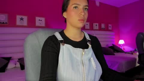 Snapshot of hilary_tailor chatting on 09/12/25, 10:59 hilary_tailor online show from 09/12/25, 10:59