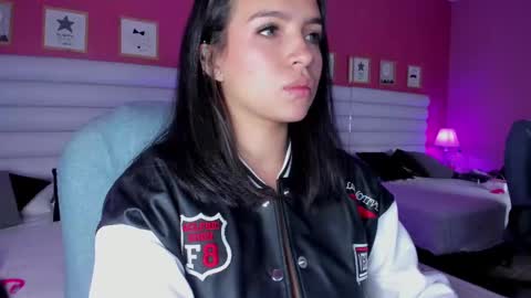 Snapshot of hilary_tailor chatting on 10/02/25, 11:06 hilary_tailor online show from 10/02/25, 11:06