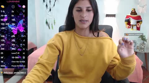 Snapshot of hilaryclowerx chatting on 01/29/25, 06:33 H I L A R Y online show from 01/29/25, 06:33