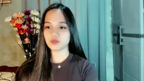 Snapshot of hilarymolly chatting on 03/23/26, 02:32 hilarymolly online show from 03/23/26, 02:32