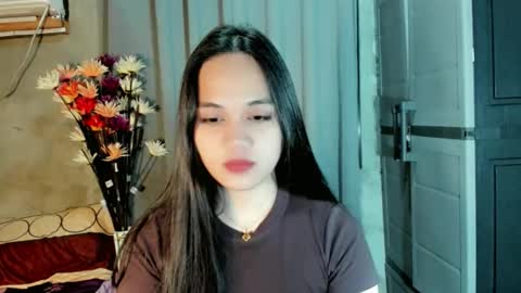 Snapshot of hilarymolly chatting on 03/25/26, 03:12 hilarymolly online show from 03/25/26, 03:12