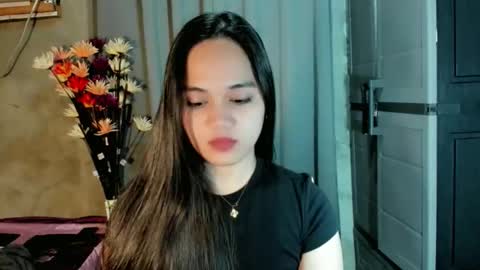 Snapshot of hilarymolly chatting on 03/27/26, 02:50 hilarymolly online show from 03/27/26, 02:50