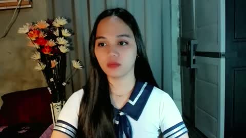 Snapshot of hilarymolly chatting on 04/08/26, 04:45 hilarymolly online show from 04/08/26, 04:45