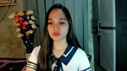 Snapshot of hilarymolly chatting on 04/12/26, 06:51 hilarymolly online show from 04/12/26, 06:51