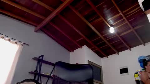 Snapshot of hillary_12 chatting on 10/11/25, 05:55 Miranda online show from 10/11/25, 05:55