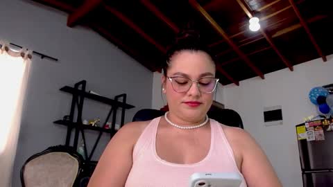 Snapshot of hillary_12 chatting on 11/03/25, 03:13 Miranda online show from 11/03/25, 03:13