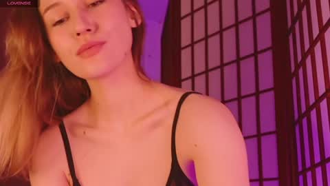 Hina online show from 12/25/24, 01:51