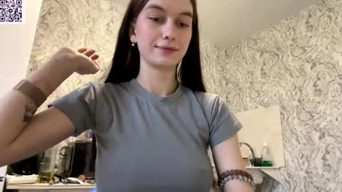 Hina online show from 05/08/26, 04:01