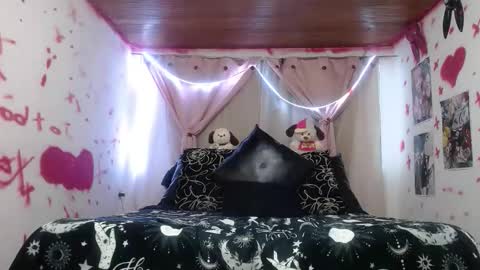 Snapshot of hinasha chatting on 02/04/26, 12:27 Angel online show from 02/04/26, 12:27