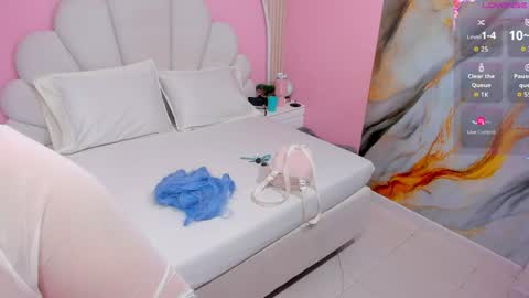 hinata_dolly online show from 04/25/26, 11:02