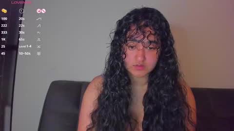 Snapshot of hipatiaandhephaestus chatting on 01/23/25, 05:35 Next stream saturday night online show from 01/23/25, 05:35