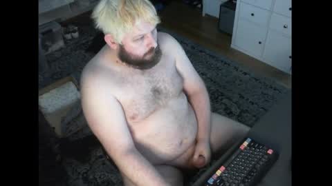 Snapshot of hipguy91 chatting on 04/14/26, 08:26 hipguy91 online show from 04/14/26, 08:26