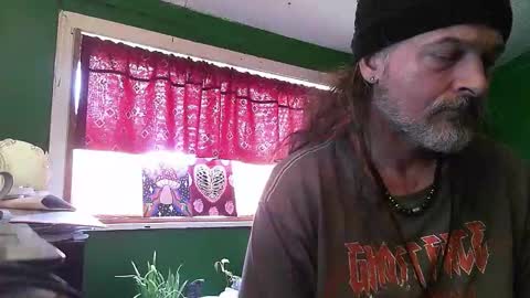 hippiedad333 online show from 04/24/26, 08:55