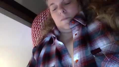 hippysnewhere online show from 04/26/26, 12:52