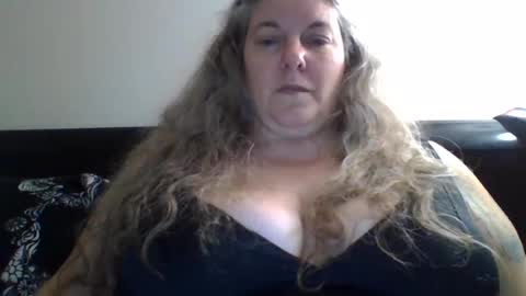 Snapshot of hippysnewhere chatting on 07/16/26, 09:04 hippysnewhere online show from 07/16/26, 09:04