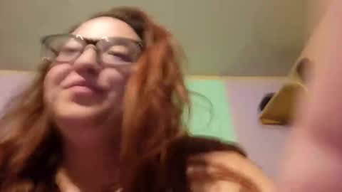 Snapshot of hisandhers428 chatting on 03/31/26, 09:04 Hisandhers428 online show from 03/31/26, 09:04