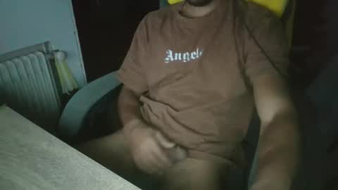 Snapshot of hiseres11 chatting on 11/30/25, 07:18 Hiseres online show from 11/30/25, 07:18