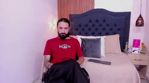 Hisoka online show from 06/11/26, 07:45