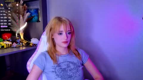 Snapshot of hisoka__akerley chatting on 09/13/25, 05:02 Ella online show from 09/13/25, 05:02