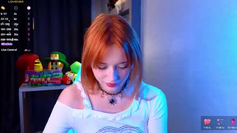 Snapshot of hisoka__akerley chatting on 10/06/25, 05:43 Ella online show from 10/06/25, 05:43