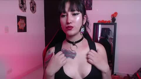 Hitomi Arata online show from 09/08/25, 08:19