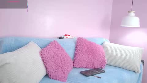 hiyakasudere_ online show from 12/22/25, 06:27