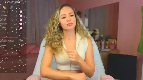 Ksenia online show from 09/21/25, 11:17