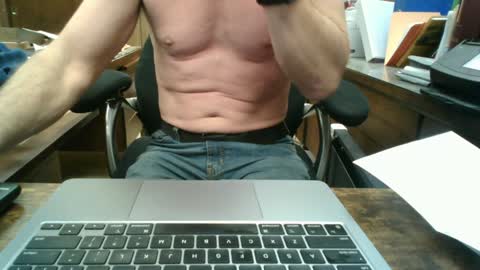 Snapshot of hnic9999 chatting on 01/05/25, 09:03 Nick online show from 01/05/25, 09:03