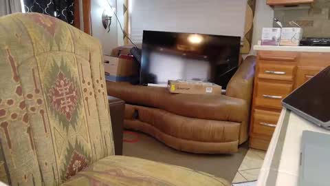 Snapshot of hnic9999 chatting on 02/16/25, 10:21 Nick online show from 02/16/25, 10:21