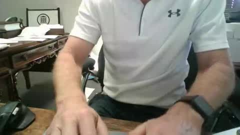 Snapshot of hnic9999 chatting on 10/27/25, 08:24 Nick online show from 10/27/25, 08:24