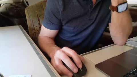 Snapshot of hnic9999 chatting on 11/16/25, 10:59 Nick online show from 11/16/25, 10:59