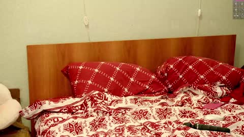 Holly online show from 12/24/24, 09:39