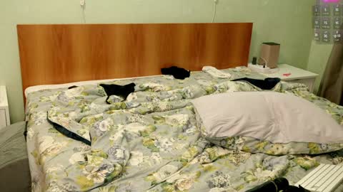 Holly online show from 02/05/25, 09:18