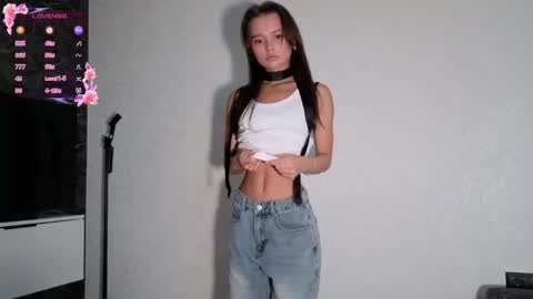 Snapshot of hoaarisa chatting on 12/05/25, 06:22 Sofia online show from 12/05/25, 06:22