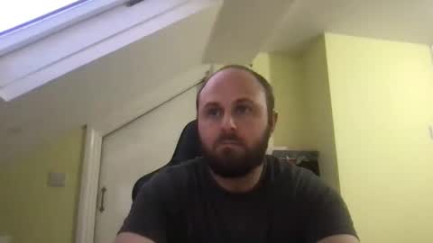 Snapshot of hockeyboy230425 chatting on 12/14/25, 07:58 hockeyboy230425 online show from 12/14/25, 07:58