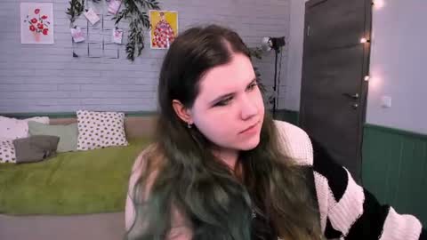 Snapshot of hoctra_neith chatting on 06/19/26, 06:29 Hanna online show from 06/19/26, 06:29
