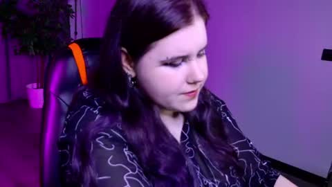 Snapshot of hoctra_neith chatting on 07/13/26, 06:05 Hanna online show from 07/13/26, 06:05