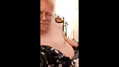 hoddermodder262716 online show from 05/03/26, 11:11