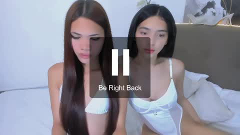 Snapshot of hoely_amethyst chatting on 04/17/26, 03:20 Hoely online show from 04/17/26, 03:20