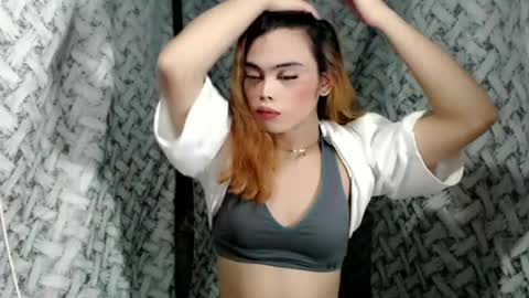 Snapshot of hoelyaurora chatting on 06/28/26, 03:29 Aurora3 online show from 06/28/26, 03:29