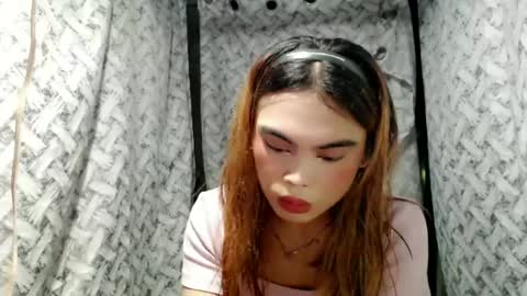Snapshot of hoelyaurora chatting on 07/05/26, 10:22 Aurora3 online show from 07/05/26, 10:22
