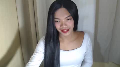 Snapshot of hoelyguine chatting on 01/10/26, 05:26 Guinevere3 online show from 01/10/26, 05:26