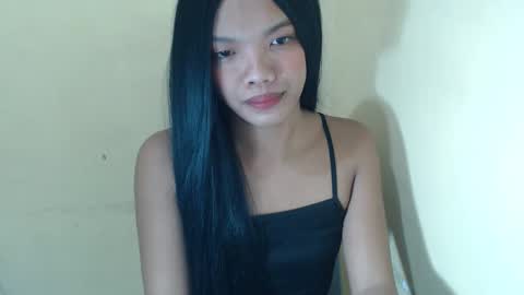 Snapshot of hoelyguine chatting on 02/08/26, 03:26 Guinevere3 online show from 02/08/26, 03:26
