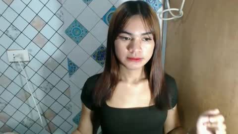 Snapshot of hoelykarina chatting on 02/22/26, 10:36 Karina3 online show from 02/22/26, 10:36