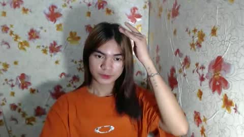 Snapshot of hoelykarina chatting on 03/06/26, 02:24 Karina3 online show from 03/06/26, 02:24